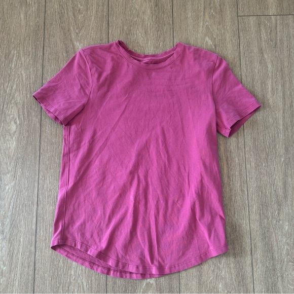 Lululemon Size 0 tshirt - Picture 2 of 3